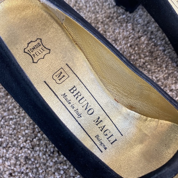 Vintage MAGLI Bruno Magli Black Suede Leather Medium Heel Pumps Size 5.5 - Picture 10 of 10